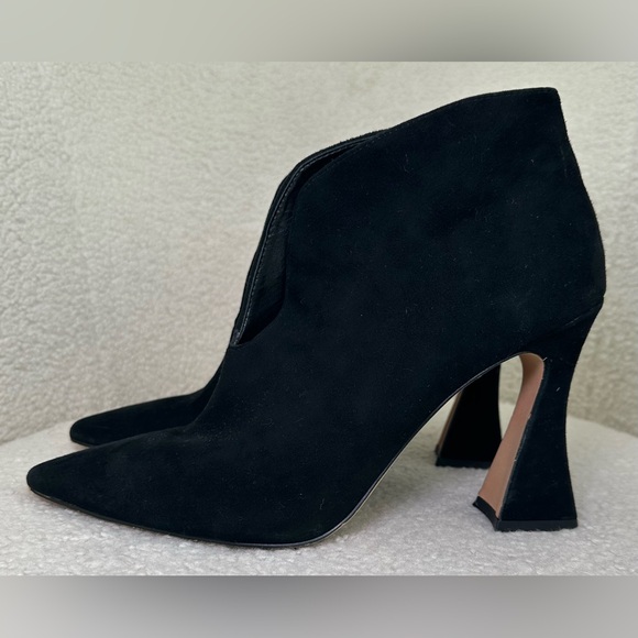 Vince Camuto Avelind black suede booties pointed toe slip-on heel fall winter 8 - Picture 1 of 10